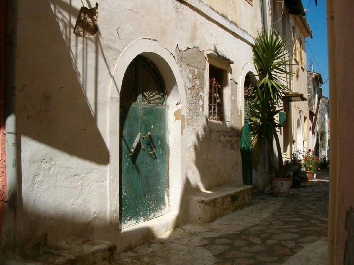 SinarádesThe Old Mansion公寓 外观 照片